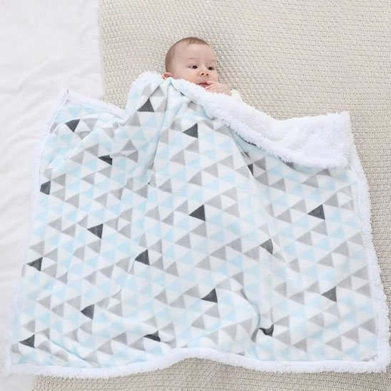 Couverture bébé couché